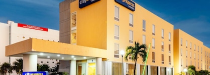 City Express Cancun