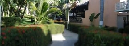 El Tropicano