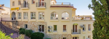 Apartaments Ar Monjardi