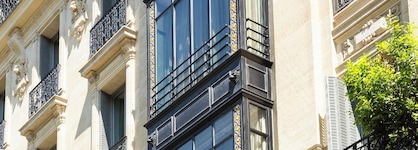 La Clef Tour Eiffel Paris By The Crest Collection