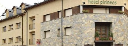 Hotel Pirineos