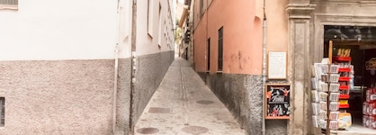 White Nest Hostel Granada