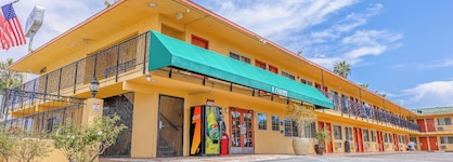 Hotel Avenida - Oceanside Camp Pendleton