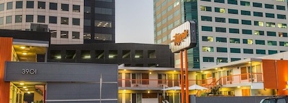 The Tangerine - A Burbank Hotel