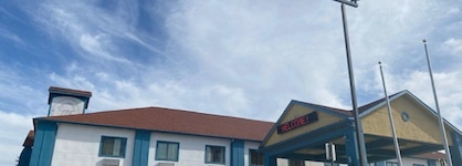 Tropicana Inn And Suites
