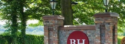 Bredbury Hall Hotel And Club