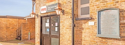 Oyo The Green Man Pub And Hotel