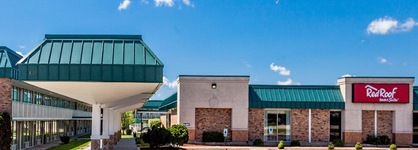 Red Roof Inn & Suites Dekalb