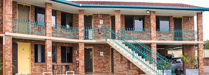 Crescent Motel