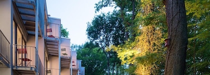 V-Hotel