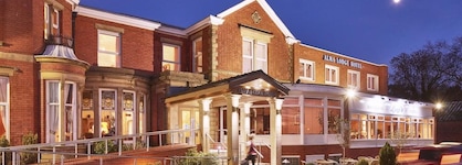 Alma Lodge Hotel & Restaurant