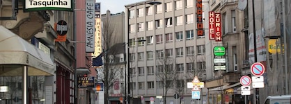 Yasha Hotel
