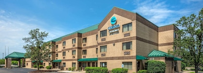 Clarion Pointe Louisville East