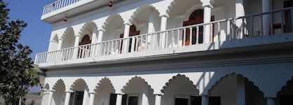 Hotel Isabel Palace