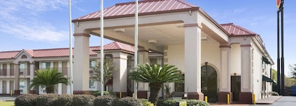 Super 8 By Wyndham Baton Rouge I-12