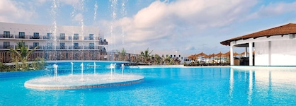 Meliá Dunas Beach Resort & Spa