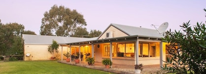 Acacia Chalets