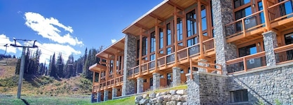 Sunshine Mountain Lodge - Superior Room