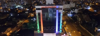 Holiday & Business Hotel - Ao Lado Do Centro De Eventos E Arena Conda