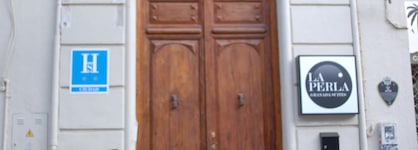 La Perla Granada Suites