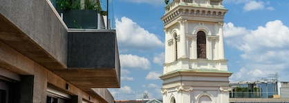 Emerald Downtown Suites