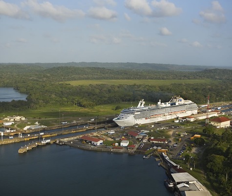 Cruzando el Canal de Panamá