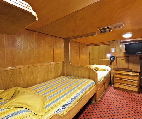 Skorpios II Cabina Interior