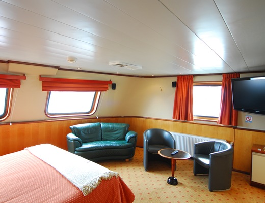 SkorpiosIII_Master_Suite