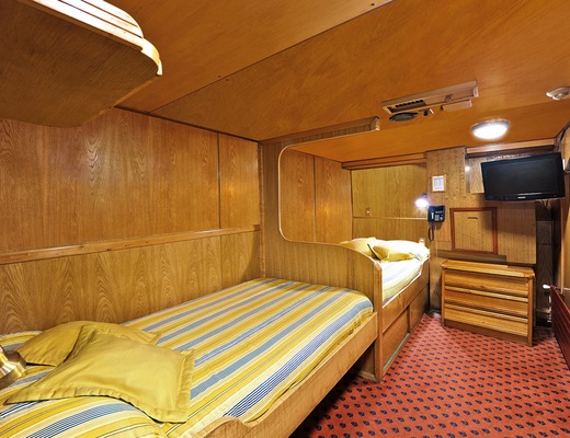 Skorpios II Cabina Interior
