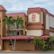 Red Roof Inn Plus+ & Suites Naples Downtown - 5Th Ave S - map