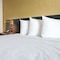 Glen Capri Inn & Suites - Burbank Universal - map