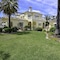 Exquisite Villa 50M To Beach - map