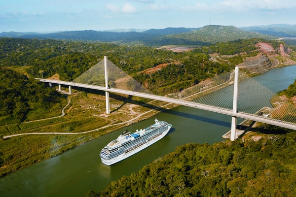 Cruzando el Canal de Panamá