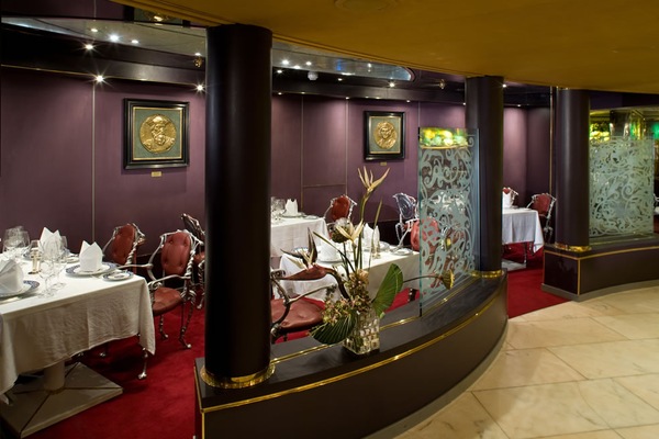Pinnacle Corner restaurante