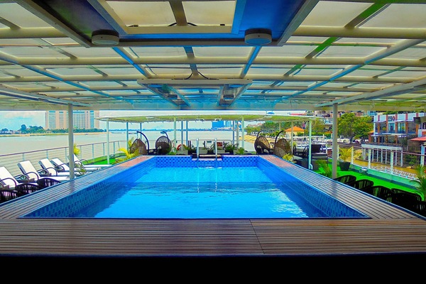 Piscina CroisiEurope