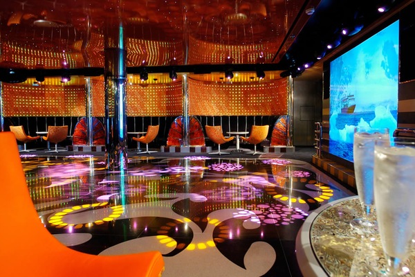 ms Oosterdam_disco