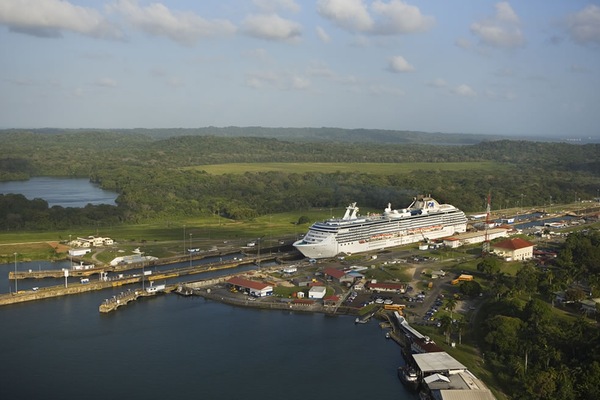 Cruzando el Canal de Panamá