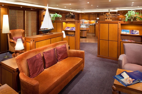Neptune lounge