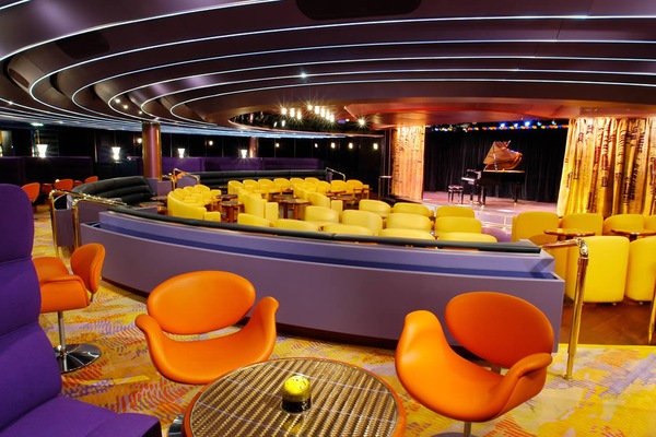 ms Oosterdam_Piano Bar1