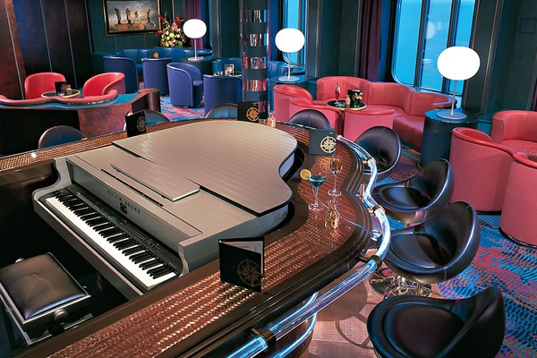 Piano bar