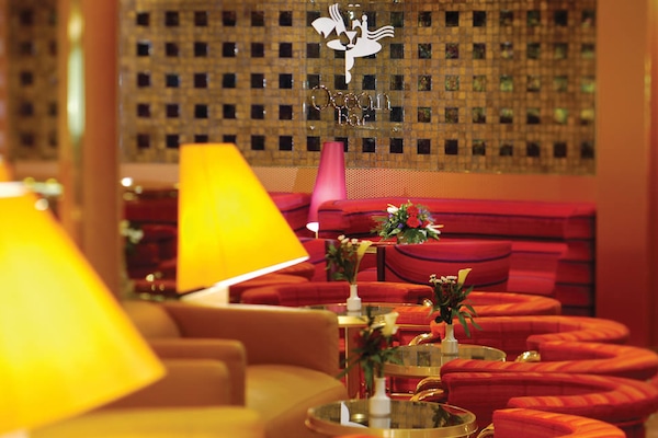 ms Oosterdam_Ocean Bar