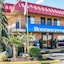 Rodeway Inn & Suites