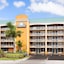 Days Inn By Wyndham Fort Lauderdale-Oakland Park Airport N