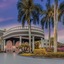 La Quinta Inn & Suites By Wyndham Naples Downtown