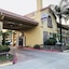 Dynasty Suites Hotel Riverside