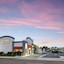 Solara Inn & Suites