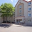 Mainstay Suites Detroit Farmington Hills