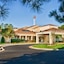 Courtyard By Marriott Hampton