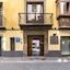 Tuanfitrion Elvira Suites