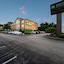 Hometowne Studios By Red Roof St. Louis - Airport  N Lindbergh